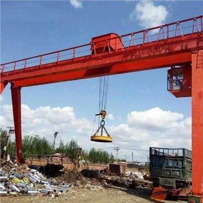 200 Ton Double Beam Gantry Crane With Crane Rectangular Electromagnet